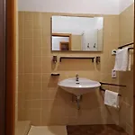 Haus Am - Der Idyllische Privatsee Nahe Wien 펜션 *