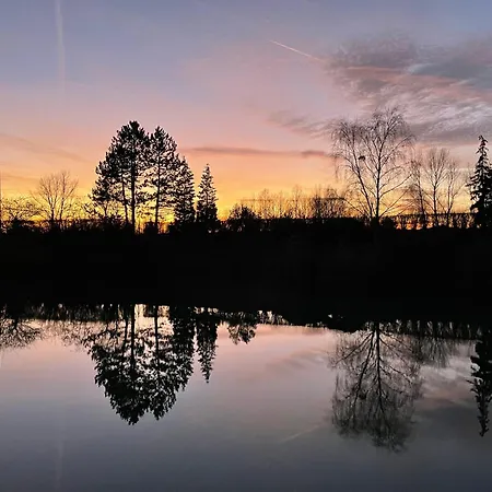 Haus Am - Der Idyllische Privatsee Nahe Wien Semesterbostad